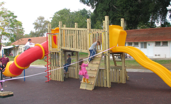 קובץ:Migrash 040108b.jpg