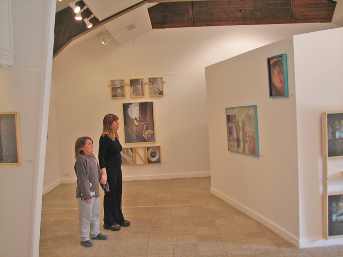 קובץ:Galaery 2008.jpg