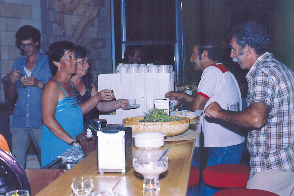 קובץ:Moadon Dalpak.jpg