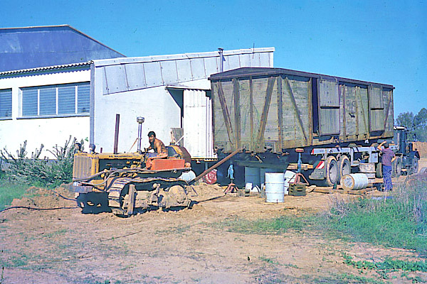 קובץ:Karon Dfus.jpg