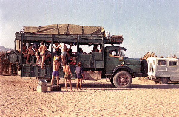 קובץ:Tiuley Sinay Mercedes.jpg