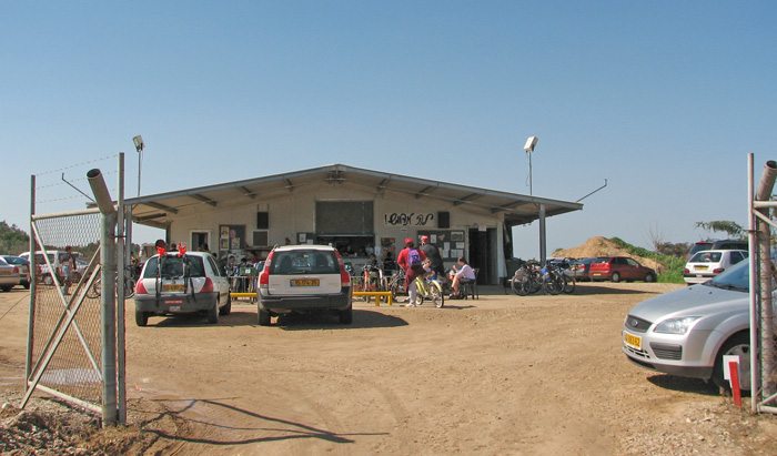 קובץ:LaMedavesh 2007.jpg