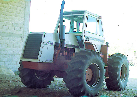 קובץ:Tractor 2470.jpg