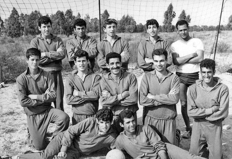 קובץ:HapoelBeeri 1964.jpg