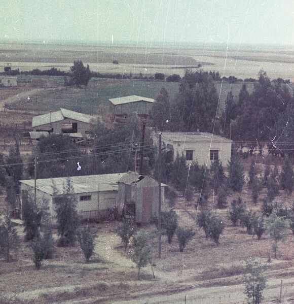 קובץ:Miklahat 1957.jpg