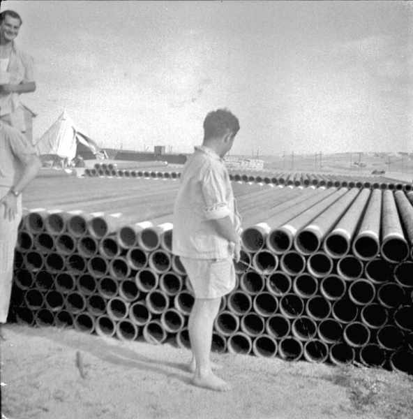 קובץ:Kav Maim Zinorot.jpg