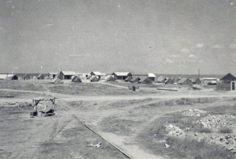 קובץ:Beeri 1950 Mahane.jpg