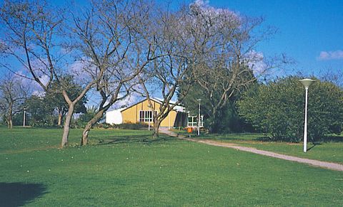 "חדר-אוכל-הישן": צריף בצורת מחומש שהפך למתפרה, קניון וגלריה