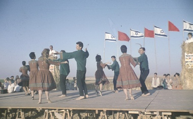 ריקוד בקציר העומר