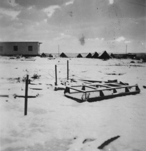 קובץ:Snow 1950.jpg